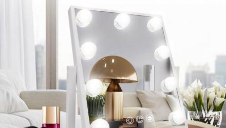 Hollywood makeup mirrors are popular in Europe and America