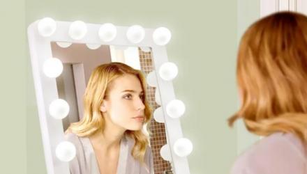 Hollywood Makeup Mirror Manufacturer Explains Its Origin