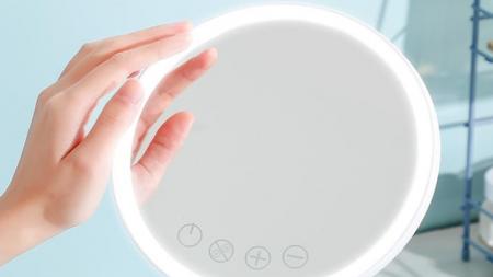 What are the functional characteristics and application advantages of LED makeup mirrors