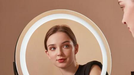 LED makeup mirrors manufactured in China are highly popular in the European and American markets