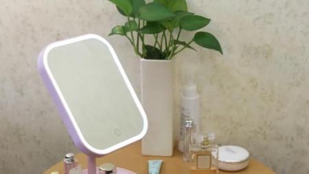 How to choose a suitable desktop LED makeup mirror？